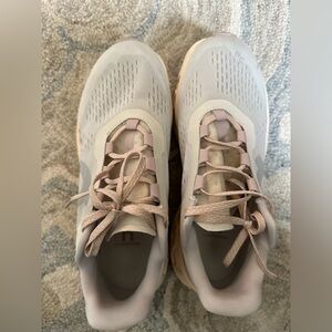 Women’s ON cloud shoes